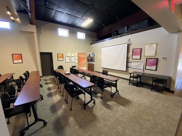 Office For Lease: 1495 N Business Ih 35, New Braunfels, TX 78130